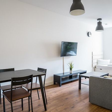 Fantastic 2 Bedroom Apartment ベルリン エクステリア 写真