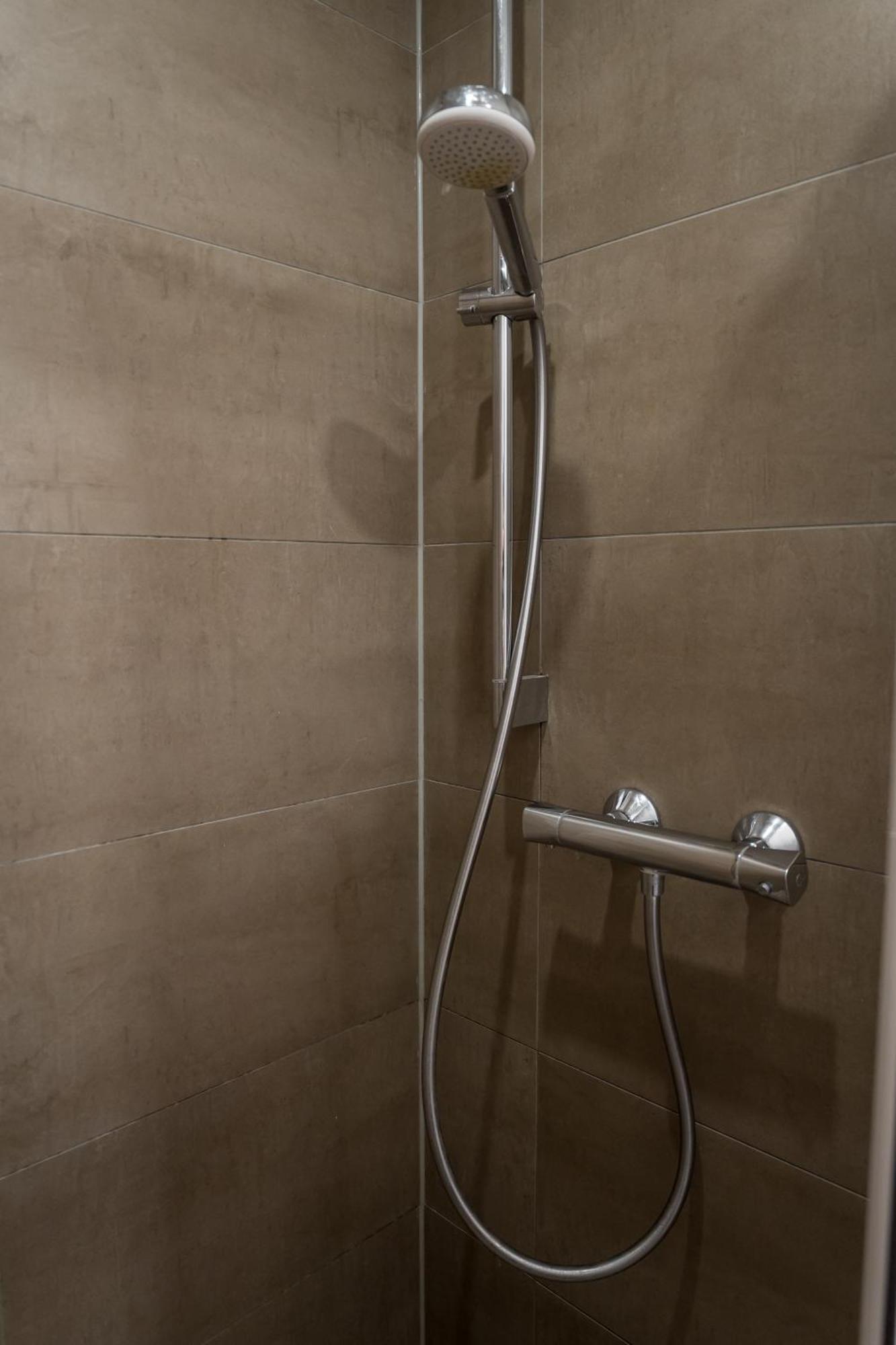 Fantastic 2 Bedroom Apartment ベルリン エクステリア 写真